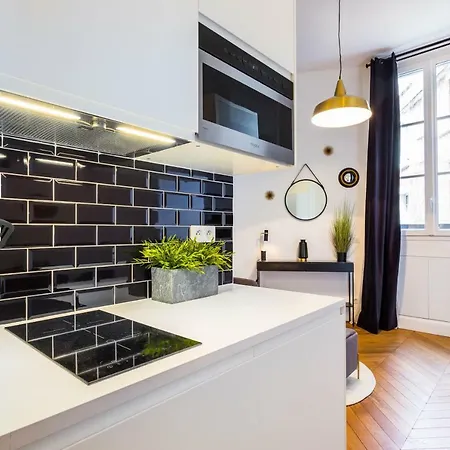 Elegant - 2p - Trocadero - Eiffel Tower *